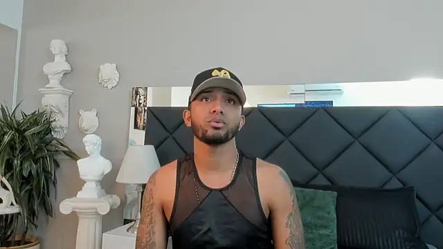 Robin Rief online show from November 26, 3:53 am