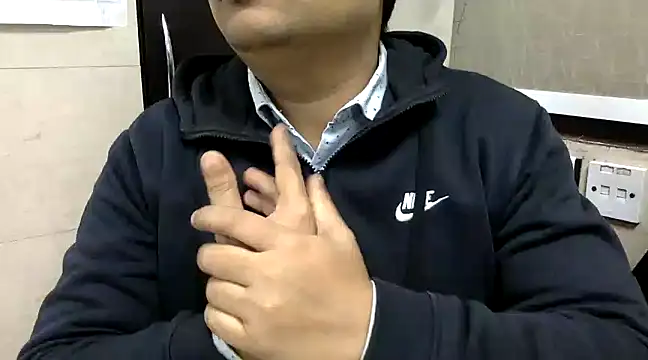 simpleguy1011 online show from December 31, 3:20 pm