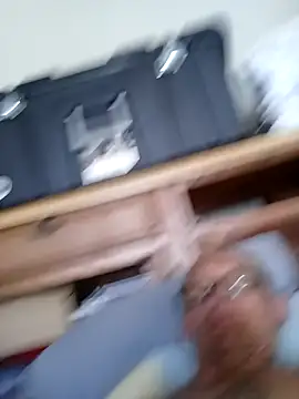 Snapshot of fun2fuck173 chatting on September 20, 9:37 pm fun2fuck173 online show from September 20, 9:37 pm