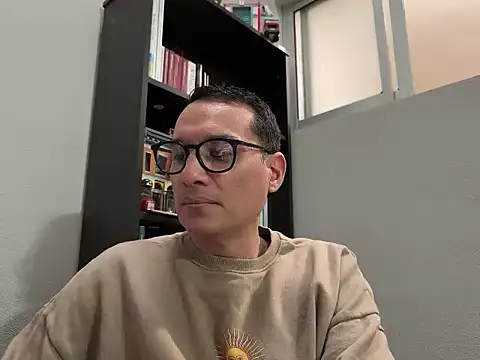 alex ruiz85 online show from June 16, 10:12 pm