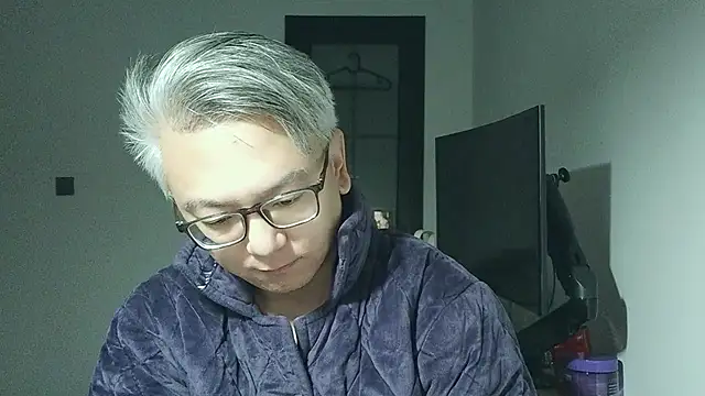 leoUSIR online show from November 11, 8:14 pm