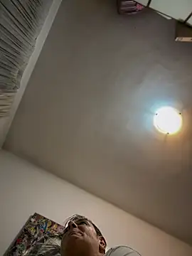 SecretlyDD online show from February 15, 4:48 pm