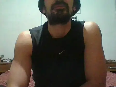 italianbighorse22 online show from November 23, 6:24 am