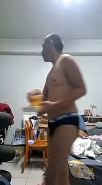 Snapshot of bb770504 chatting on December 20, 1:00 pm bb770504 online show from December 20, 1:00 pm