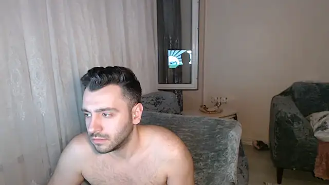 handsomeee04 online show from June 15, 9:18 pm