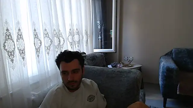 handsomeee04 online show from June 14, 4:03 am