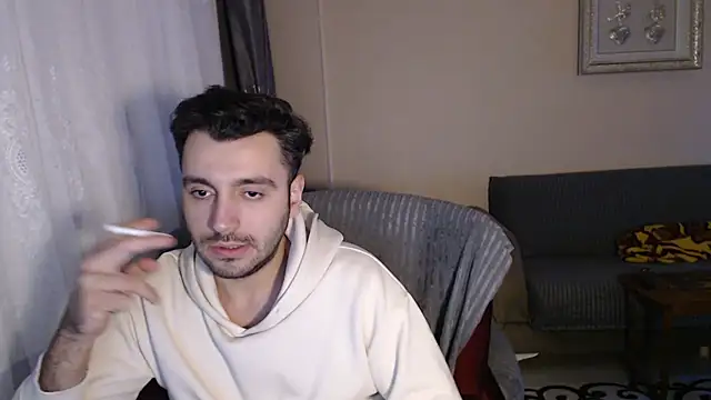 handsomeee04 online show from November 14, 10:44 pm