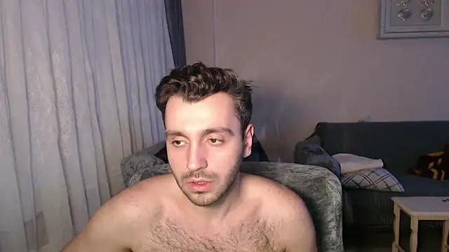 handsomeee04 online show from March 4, 10:17 pm