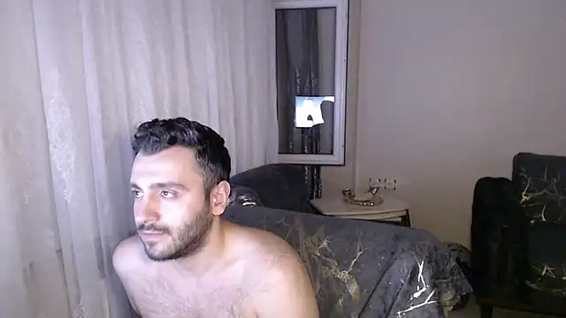 handsomeee04 online show from July 7, 11:19 pm