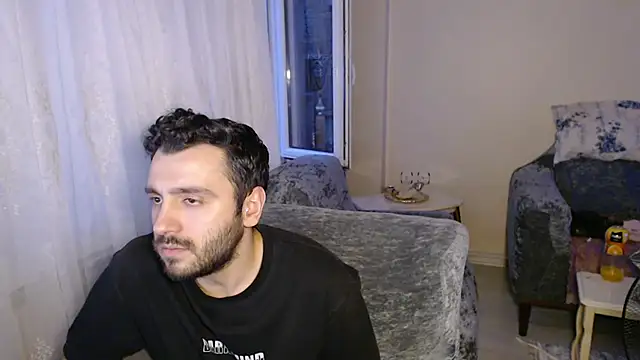 handsomeee04 online show from June 9, 2:13 am