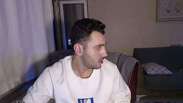 handsomeee04 online show from November 7, 8:01 pm