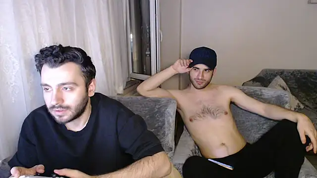 handsomeee04 online show from June 7, 11:44 pm