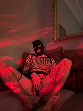 Snapshot of DiamondZar77038 chatting on January 19, 7:15 pm DiamondZar77038 online show from January 19, 7:15 pm