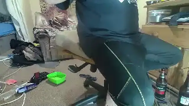 poesnuus999 online show from September 20, 6:30 pm