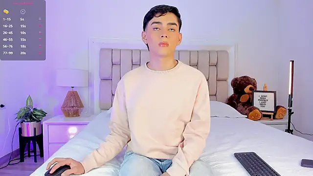 Maxi little online show from December 4, 9:33 pm