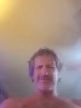 Snapshot of Cloudin_around chatting on October 29, 8:45 pm Cloudin around online show from October 29, 8:45 pm