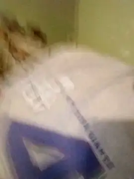 Snapshot of Cloudin_around chatting on March 2, 11:30 am Cloudin around online show from March 2, 11:30 am