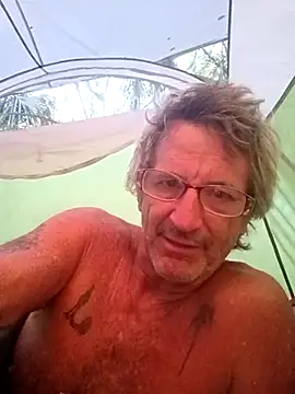 Snapshot of Cloudin_around chatting on October 24, 10:33 pm Cloudin around online show from October 24, 10:33 pm