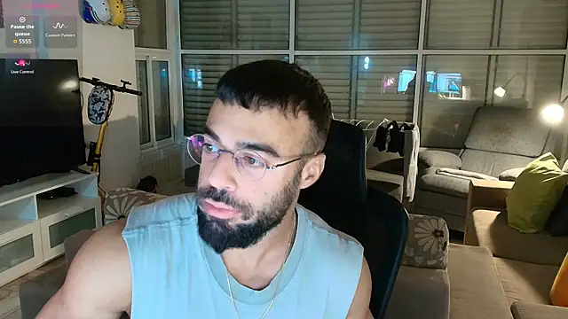 todddantes25 online show from April 4, 11:57 pm