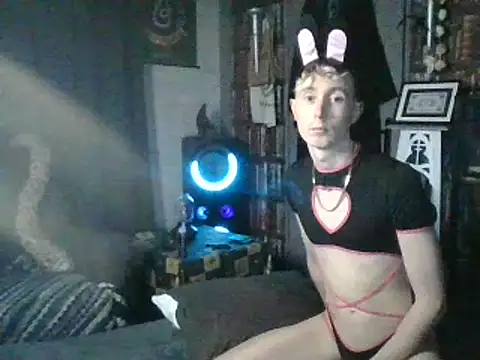 Slytherin-Boy009 online show from January 10, 8:04 pm