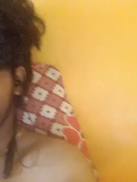 CosmicEmuu online show from November 21, 11:20 am