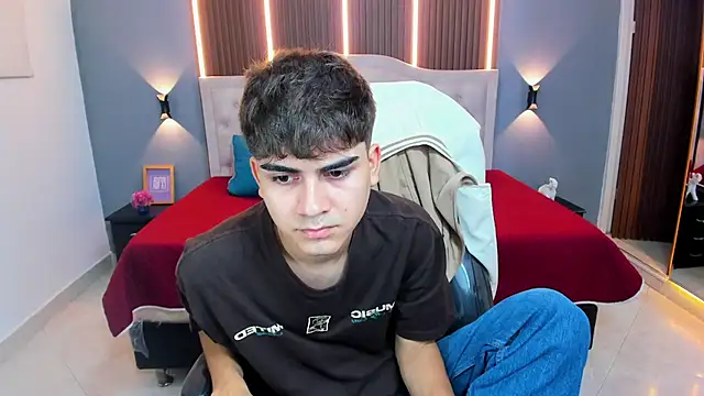 Tommy18   online show from February 13, 3:46 am