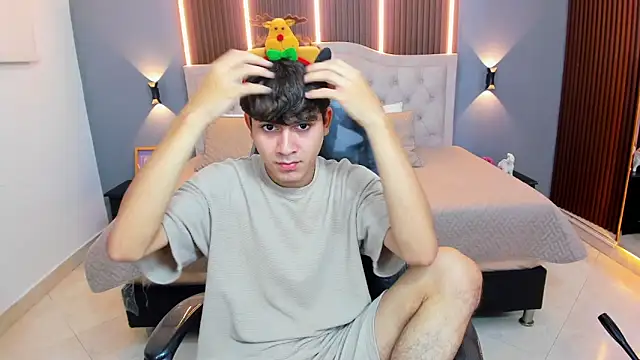 Tommy18   online show from December 2, 3:53 am