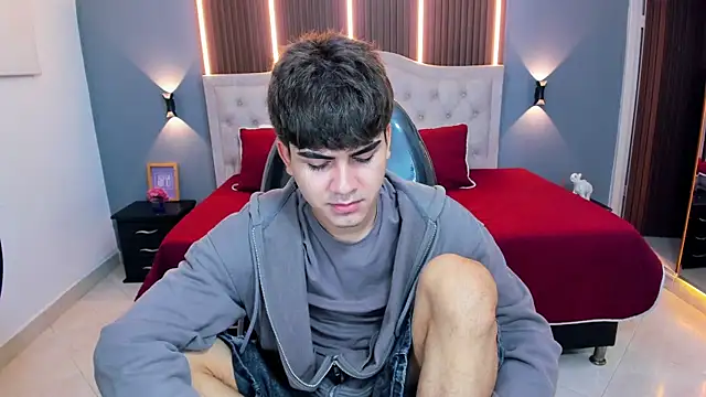 Tommy18   online show from May 26, 3:35 am
