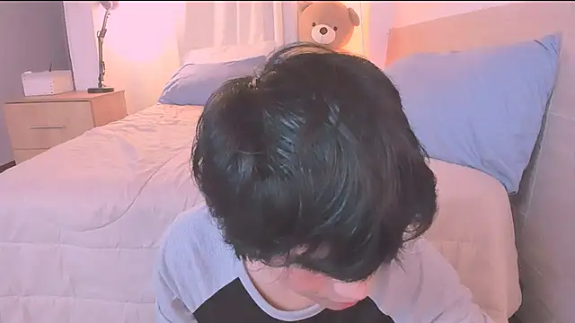 AllanYong18 online show from December 2, 10:40 am