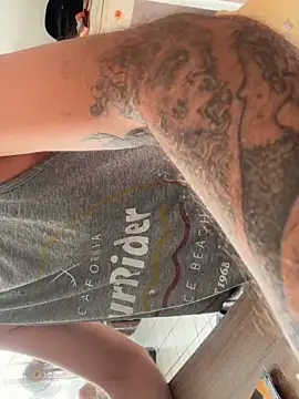 Snapshot of xtrppyx chatting on October 27, 9:00 am xtrppyx online show from October 27, 9:00 am