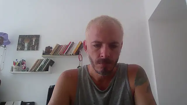 Snapshot of xtrppyx chatting on September 29, 10:46 am xtrppyx online show from September 29, 10:46 am