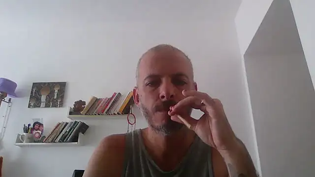 Snapshot of xtrppyx chatting on October 16, 12:57 pm xtrppyx online show from October 16, 12:57 pm