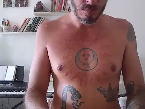 Snapshot of xtrppyx chatting on March 21, 10:39 am xtrppyx online show from March 21, 10:39 am