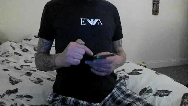 allnaked00 online show from February 15, 11:46 pm