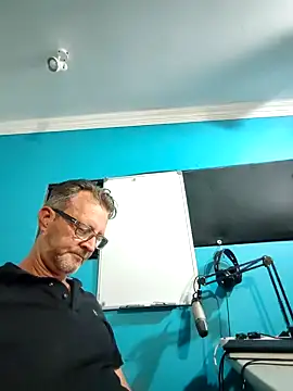 Snapshot of itsmeyes69 chatting on January 29, 6:18 pm itsmeyes69 online show from January 29, 6:18 pm