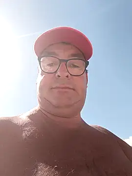 Snapshot of MountJohnXL chatting on February 1, 2:24 pm MountJohnXL online show from February 1, 2:24 pm