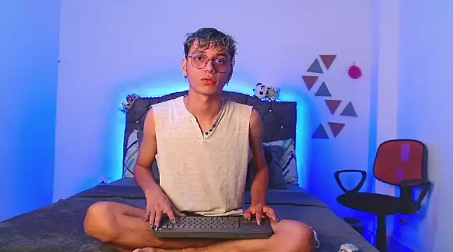 andrew willyams online show from January 19, 11:01 am