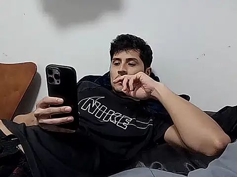 PerroDemonioHot online show from December 22, 12:41 am