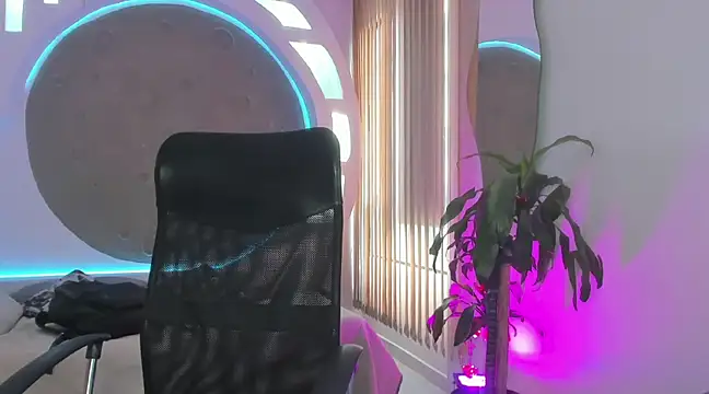 Snapshot of tattokoi chatting on March 12, 7:17 pm tattokoi online show from March 12, 7:17 pm