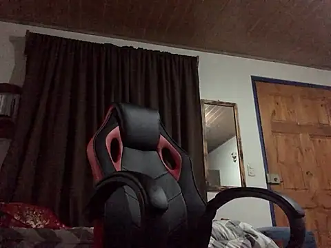 Nooneisthis online show from December 5, 7:15 am