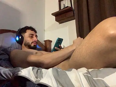 Nooneisthis online show from March 19, 4:26 am