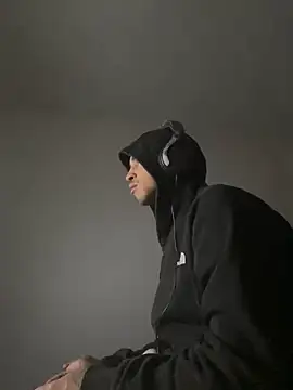 Snapshot of tony51753 chatting on January 27, 5:48 pm tony51753 online show from January 27, 5:48 pm