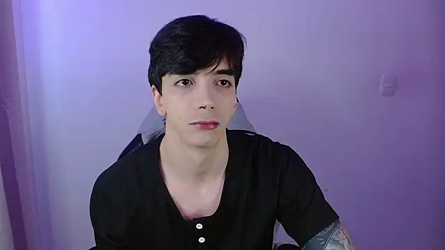 H3ll B0I online show from April 18, 11:00 am