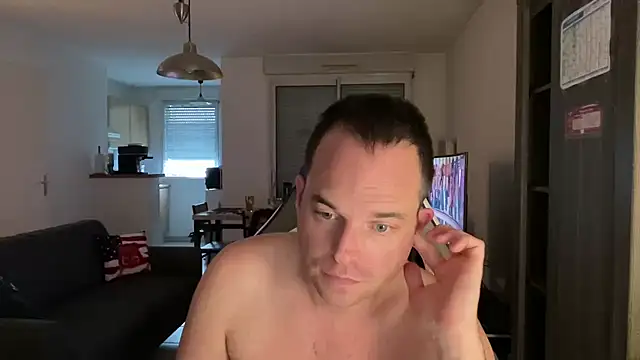 Funnyjul31 online show from March 10, 5:39 pm