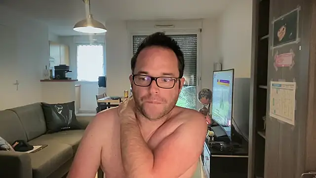 Funnyjul31 online show from March 30, 5:03 pm