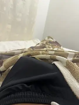 Snapshot of jhonnes_ chatting on February 24, 4:16 am jhonnes  online show from February 24, 4:16 am