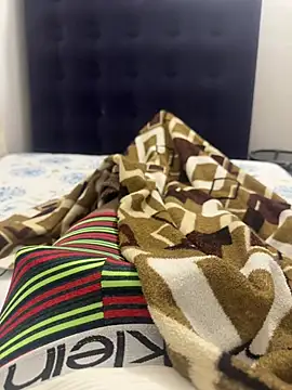 Snapshot of jhonnes_ chatting on March 13, 4:05 am jhonnes  online show from March 13, 4:05 am