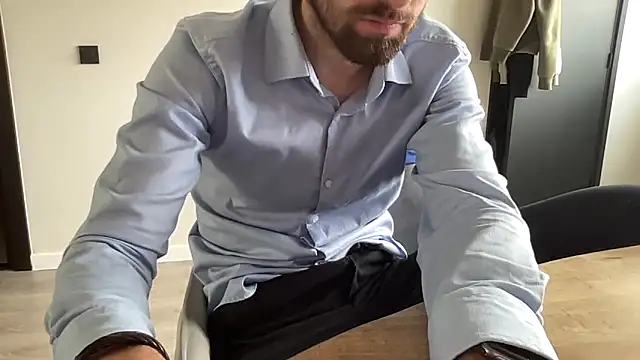 bullyboyy online show from September 16, 8:15 am