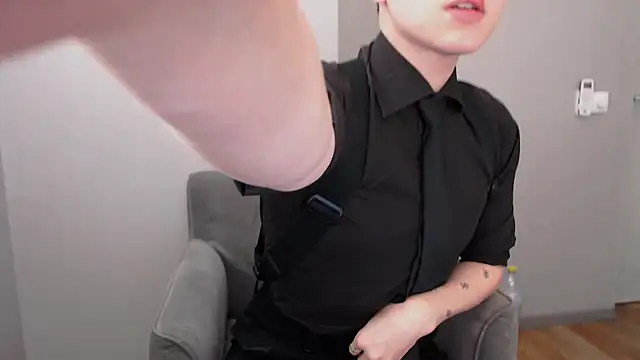 Snapshot of just_gay_ chatting on February 21, 5:13 am just gay  online show from February 21, 5:13 am