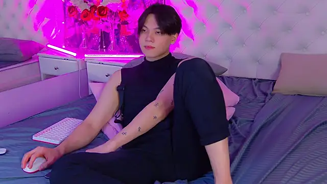 Snapshot of just_gay_ chatting on March 13, 8:11 pm just gay  online show from March 13, 8:11 pm